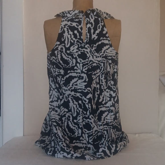 ❤️Maternity Adorable Black and White Abstract Blouse. - Picture 5 of 12